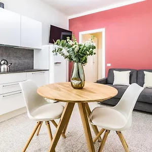  Apartment Beplace In Porta Garibaldi